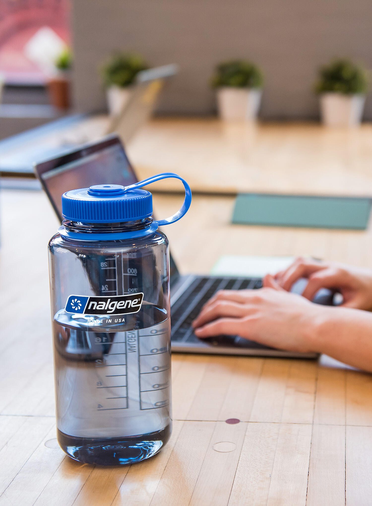 1L Wide Mouth Sustain Water Bottle - Made From 50% Plastic Waste - Grey 5/7
