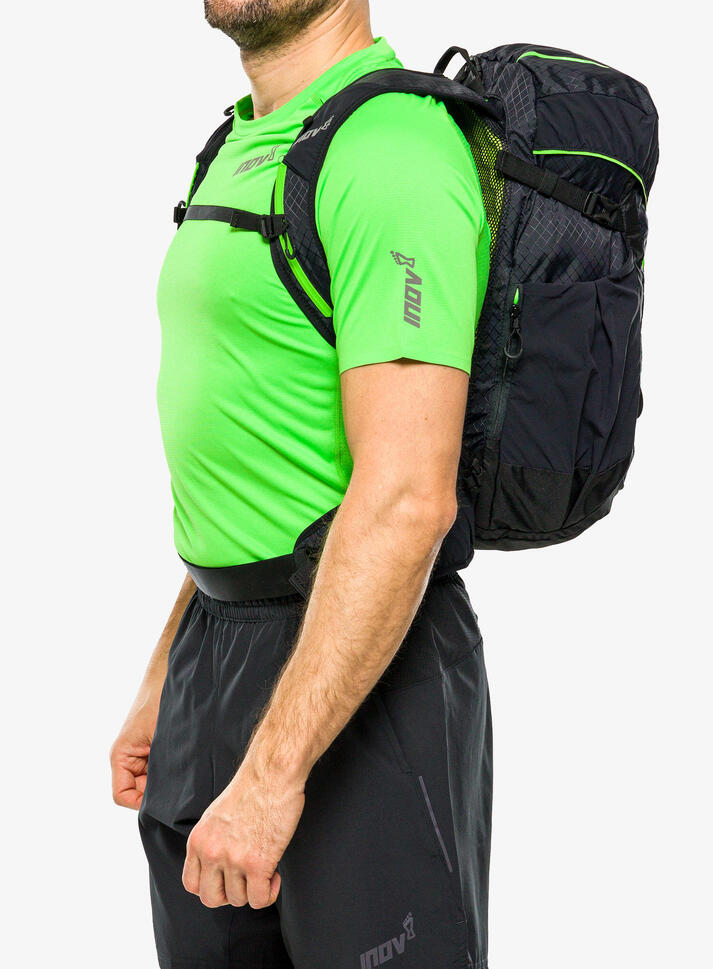 Plecak turystyczny Inov-8 VentureLite 25 - black/green