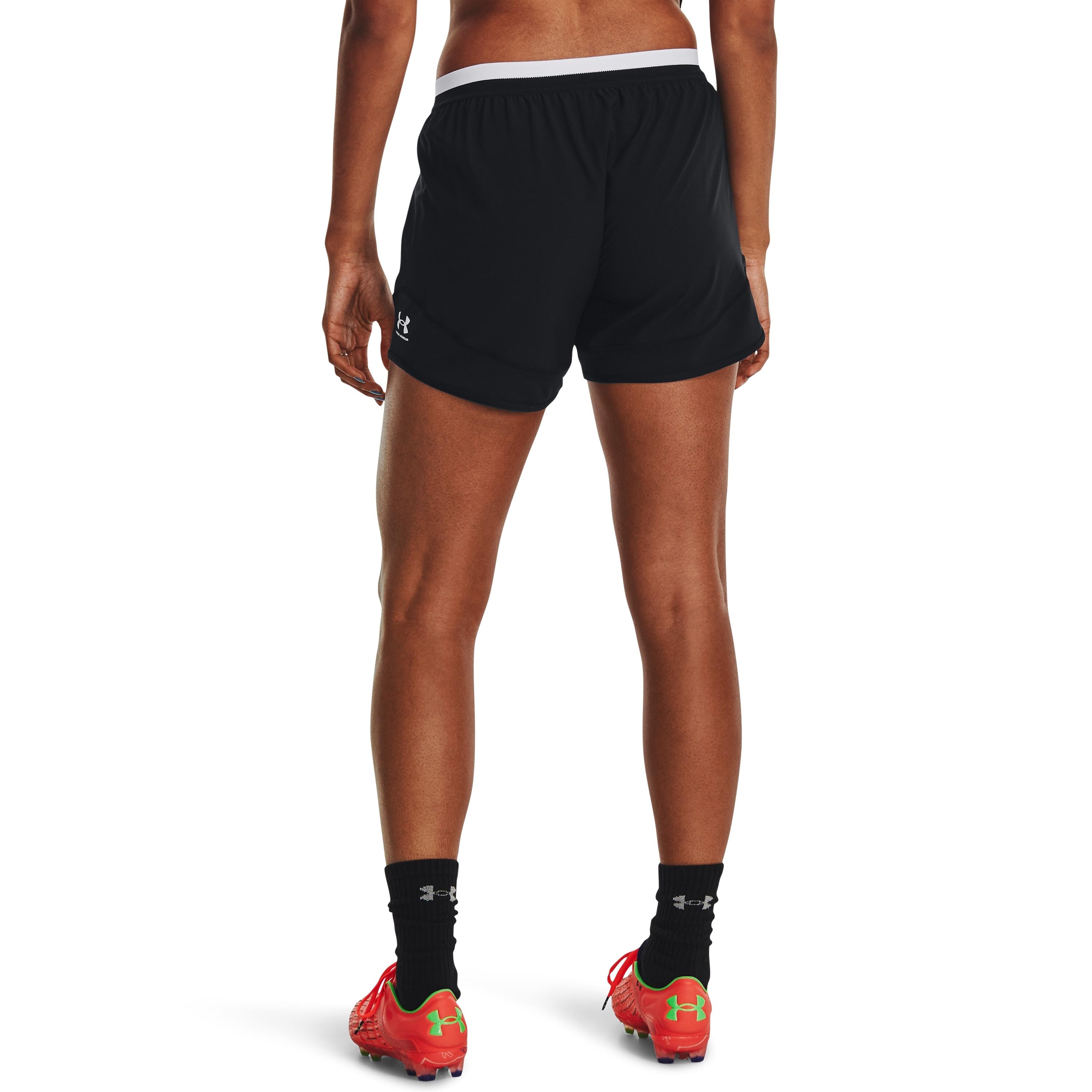 Pantaloncini da donna Under Armour Challenger Pro 5/6