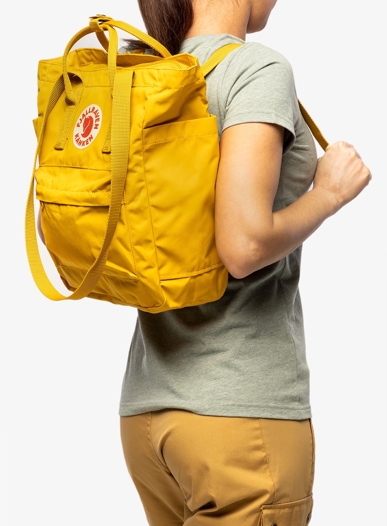 Mochila Amarilla Fjallraven Kånken Totepack Ochre 14L Ligera y Versátil 5/7