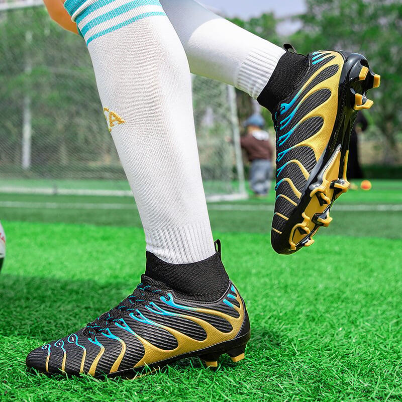 Ghete de fotbal MBrands, 7.9 cu glezna , crampoane , negru 43