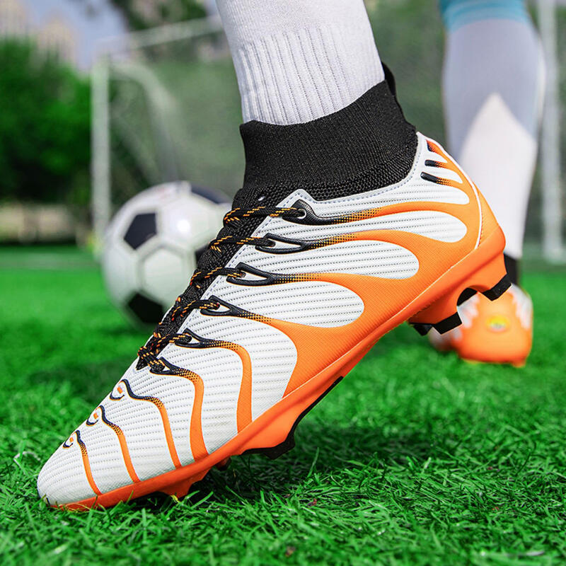 Ghete de fotbal MBrands, 7.9 cu glezna , crampoane , alb 35