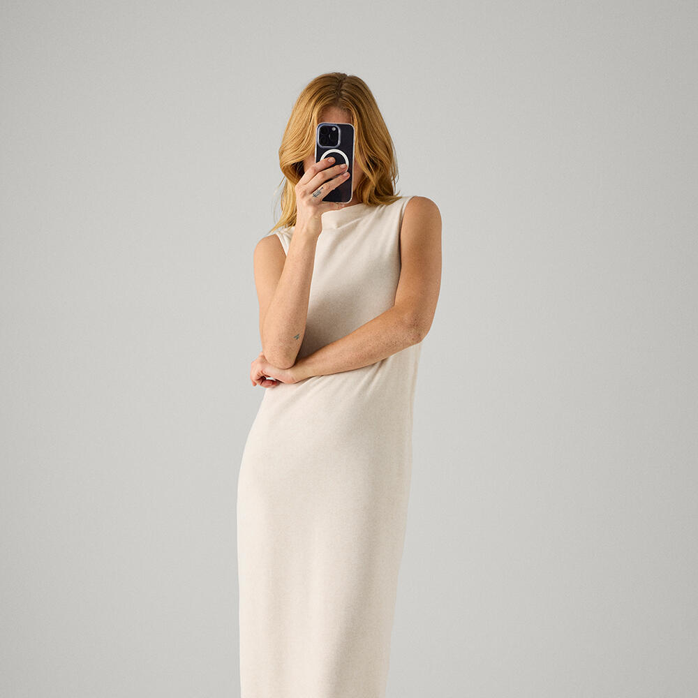 Vestido largo liso sin mangas marfil 4/4