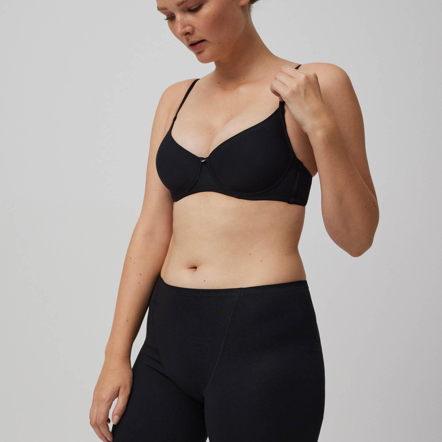 Shorts pretos anti-atrito com laser 3/5