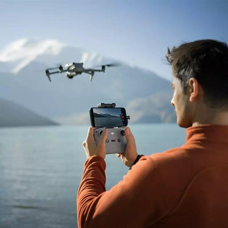 DJI Air 3S et radiocommande DJI RC-N3 2/7