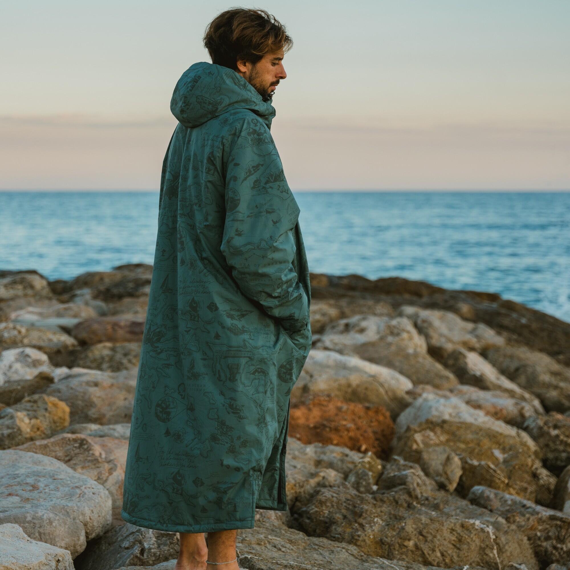 VIVIDA LIFESTYLE Sherpa Unisex Recycled Waterproof Changing Robe - Wilderness Green Map of Dreams