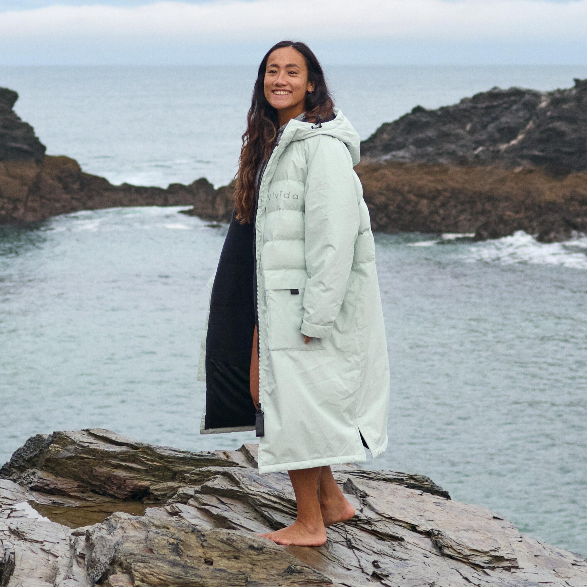 VIVIDA LIFESTYLE Puffer Unisex Recycled Parka Changing Robe - Matcha Green