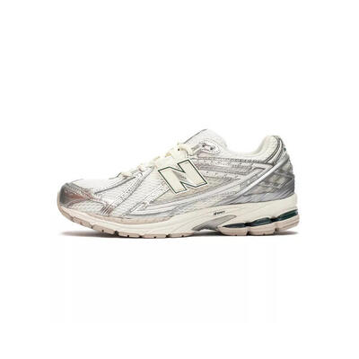 Schoenen 1906r white metallic gold