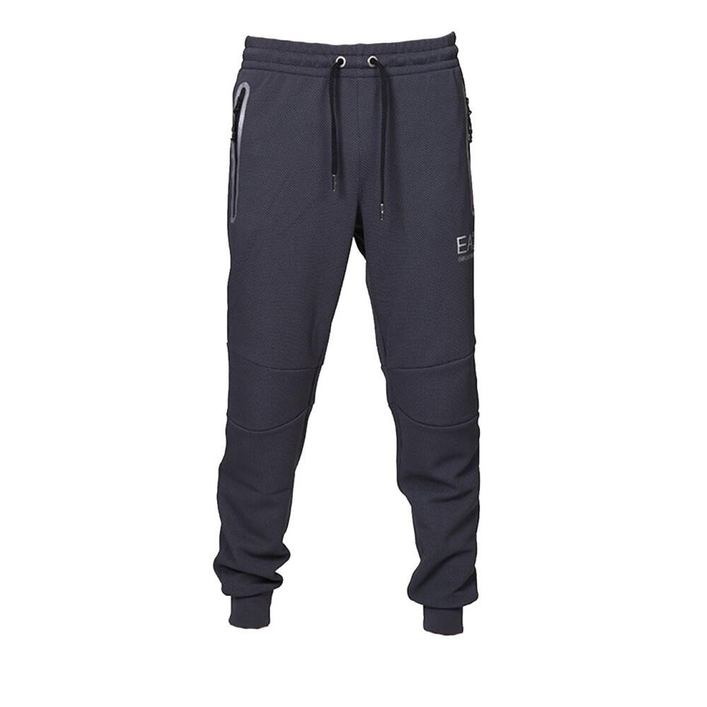 bleu marine.