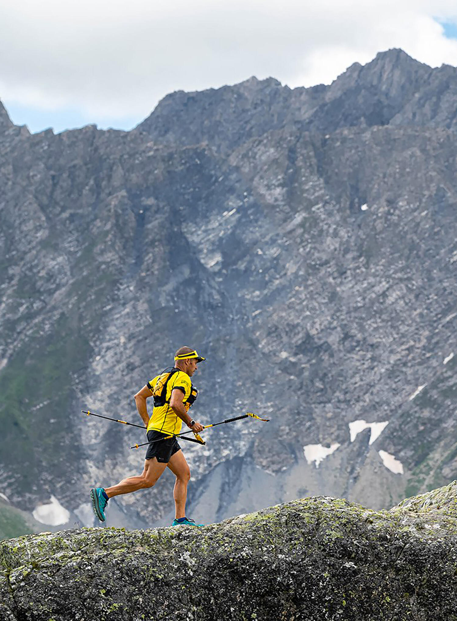 Gilet sac Grivel Mountain Runner Evo 10 10L jaune léger 215 g coupe trail 3/7