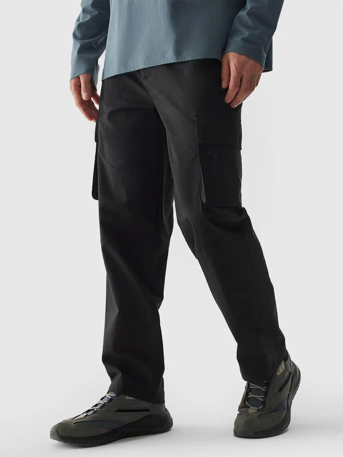4F Schwarze Cargo-Hose für Herren