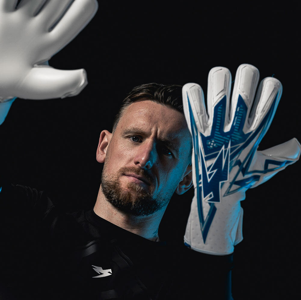 Kaliaaer PWRLITE Negative Junior Goalkeeper Gloves KALIAAER Decathlon kaliaaer-pwrlite-negative-junior-goalkeeper-gloves-kaliaaer-decathlon