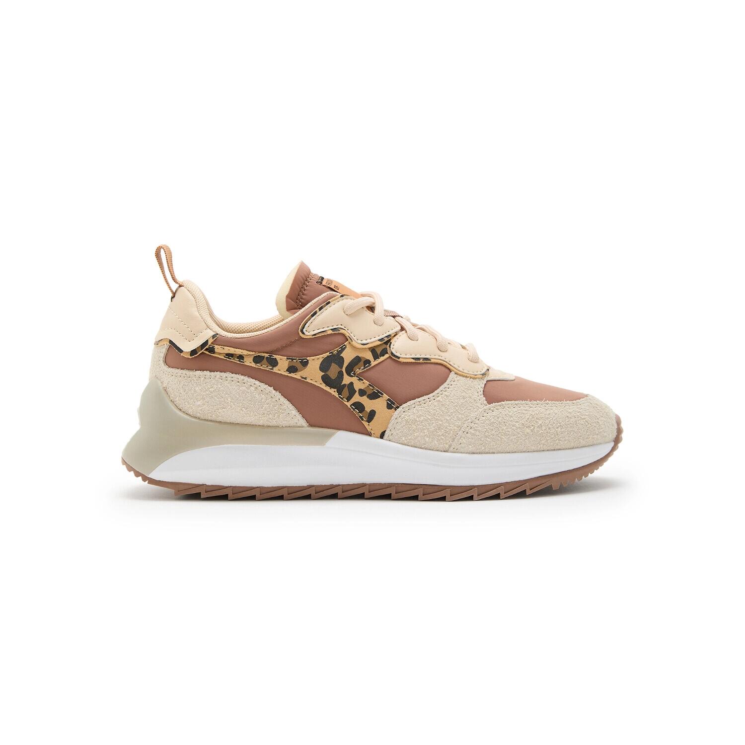 DIADORA picture