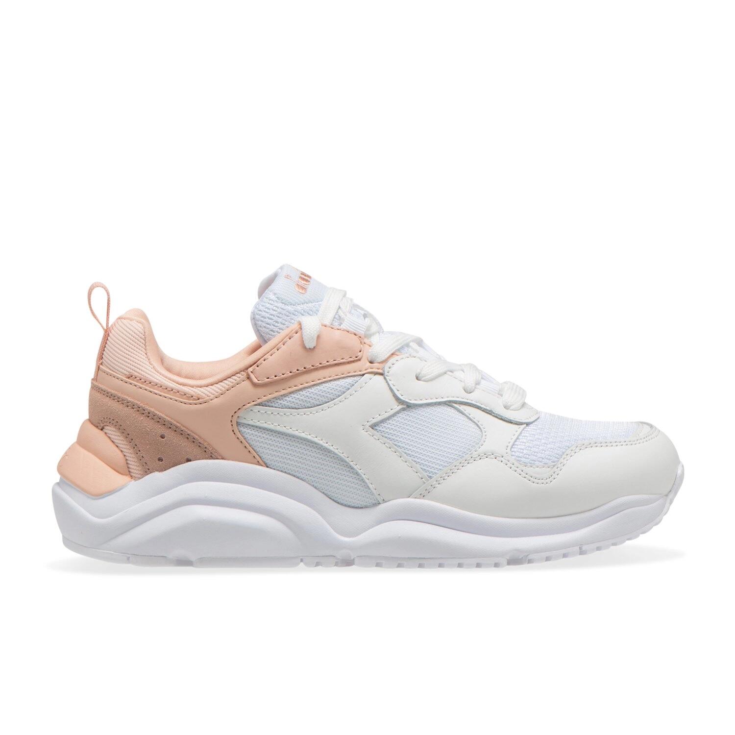 DIADORA picture