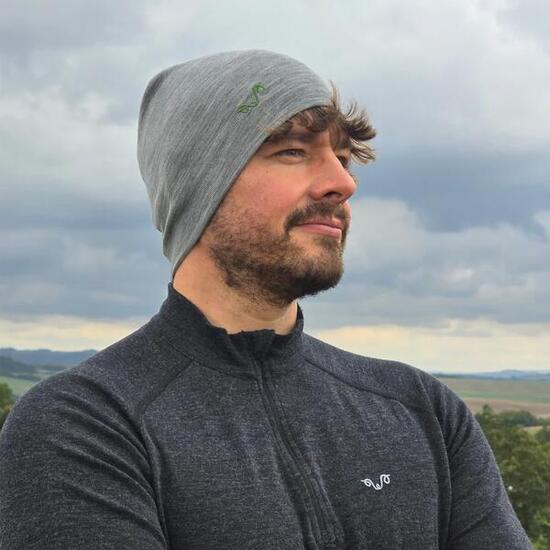 Czapka trekkingowa z 100% wełny merino