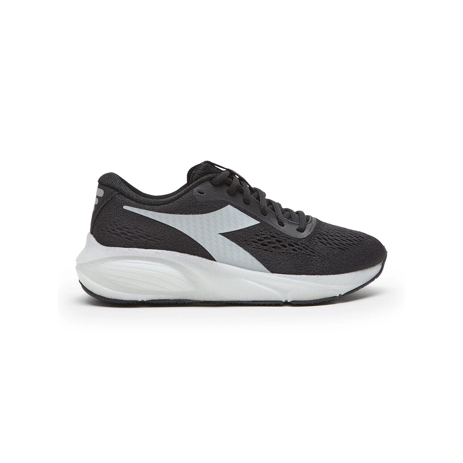 DIADORA picture