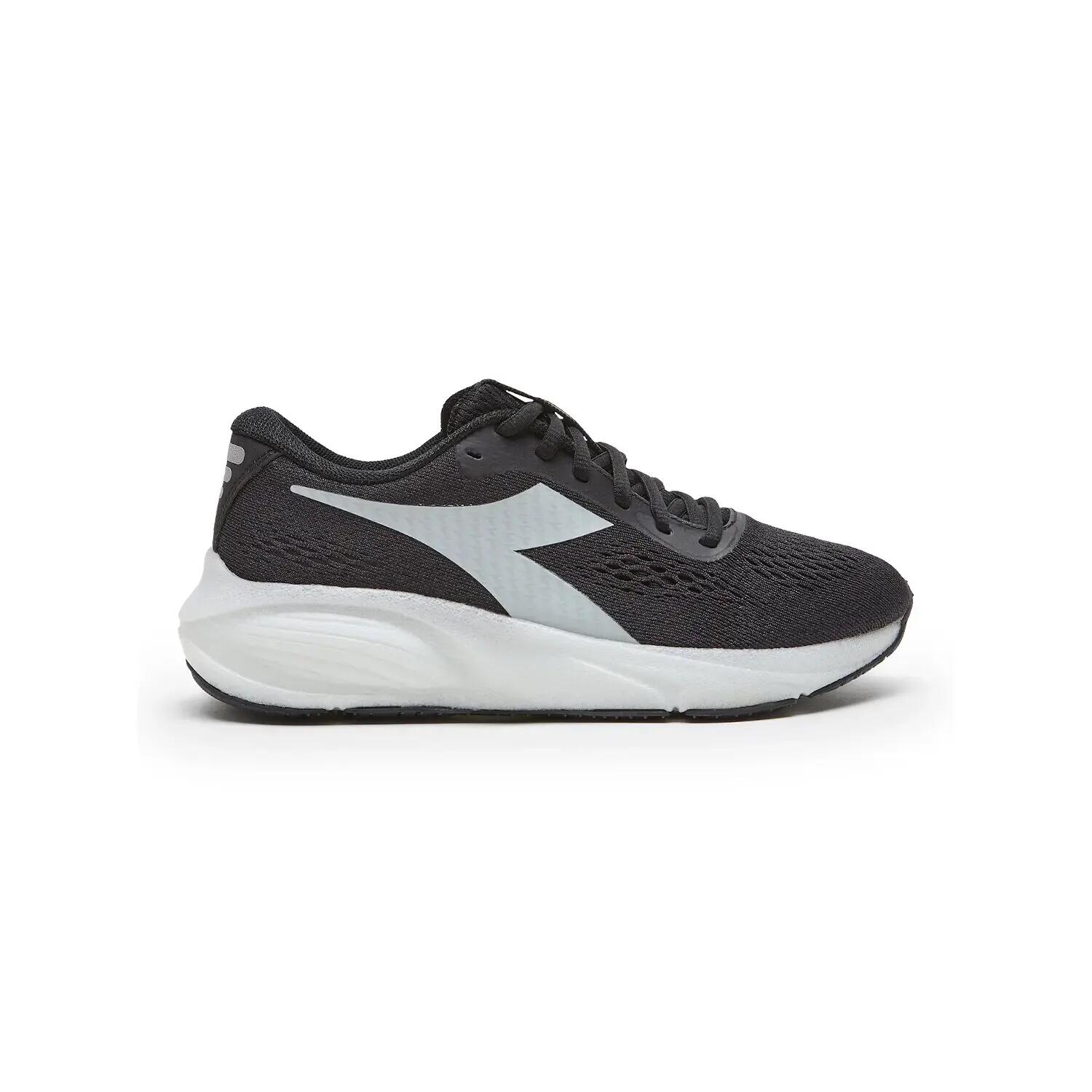 DIADORA picture