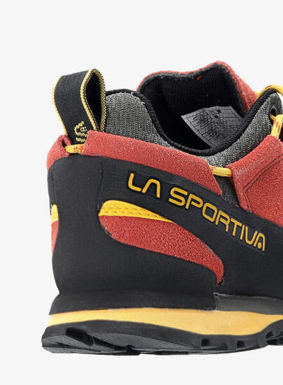 Scarpe Boulder X La Sportiva rosse suola Vibram