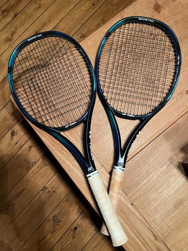 YONEX picture