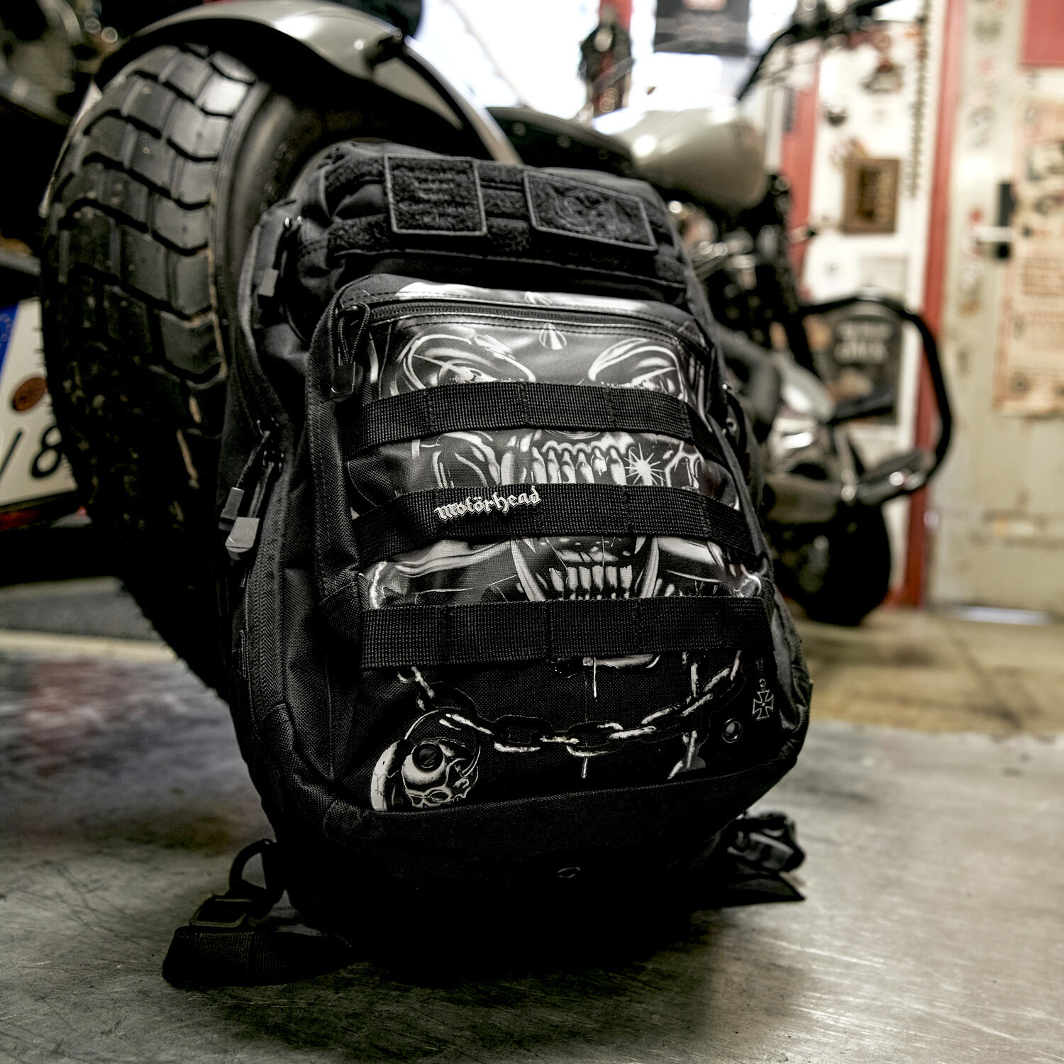 Mochila Brandit Motörhead US Cooper Sling 6/7