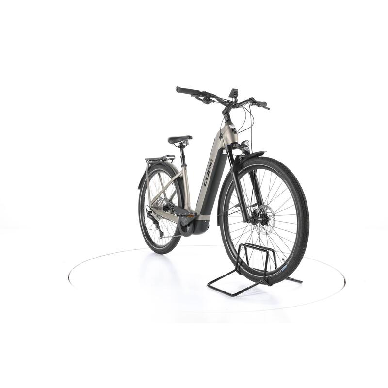 Refurbished - Cube Kathmandu Hybrid Pro 750 E-Bike Lage instap 2023 - Zeer goed