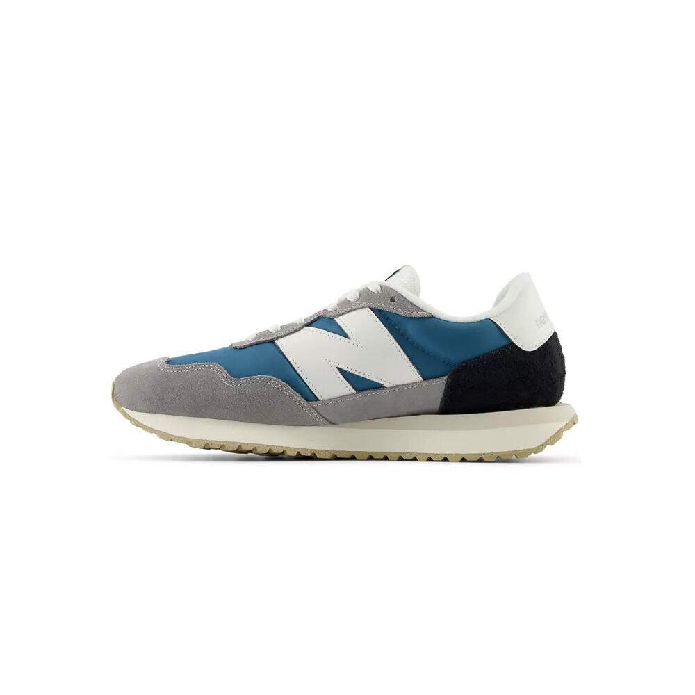 NEW BALANCE picture