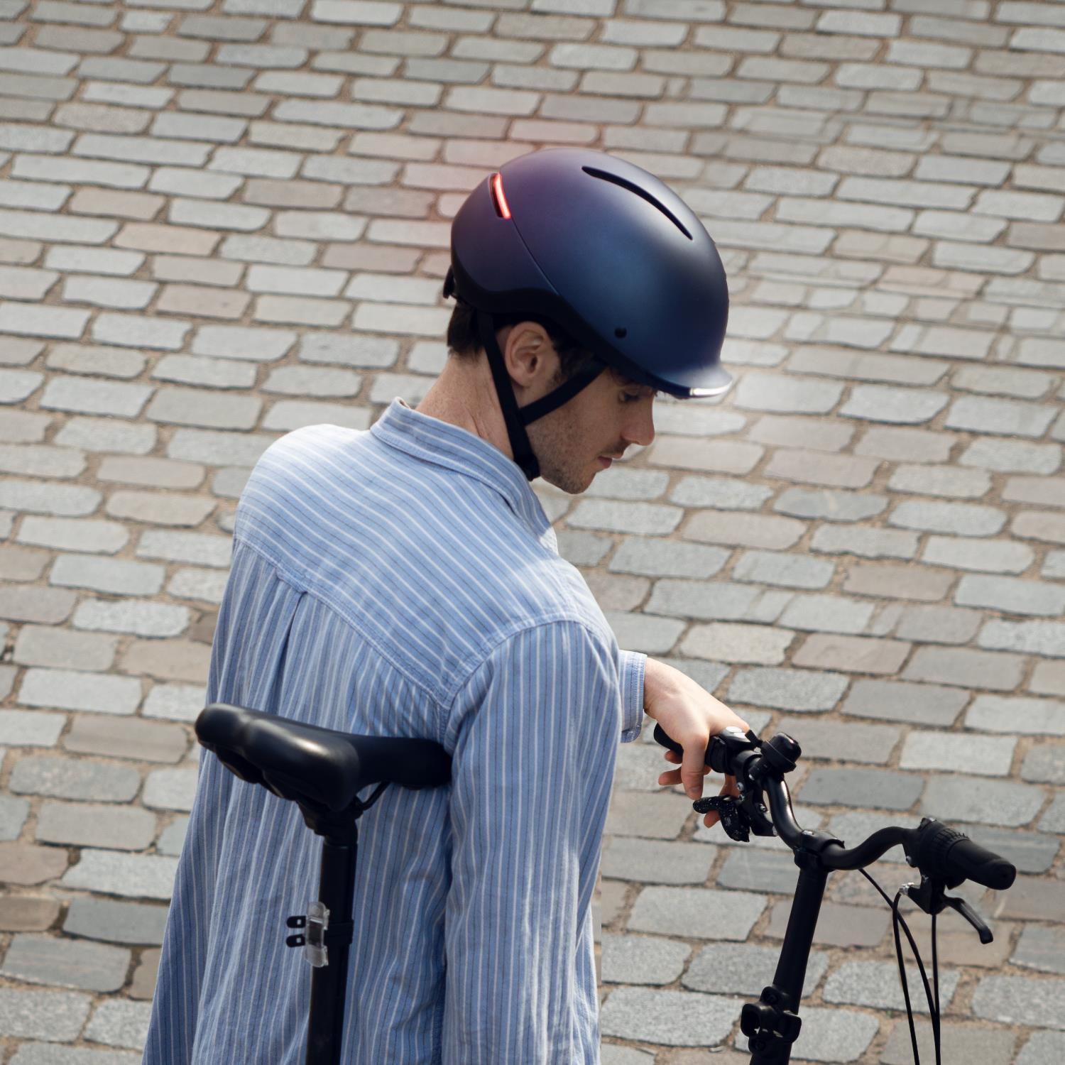 Casque LIFE avec éclairage Puissant Avant/Arrière et Clignotants - Taille unique 4/8