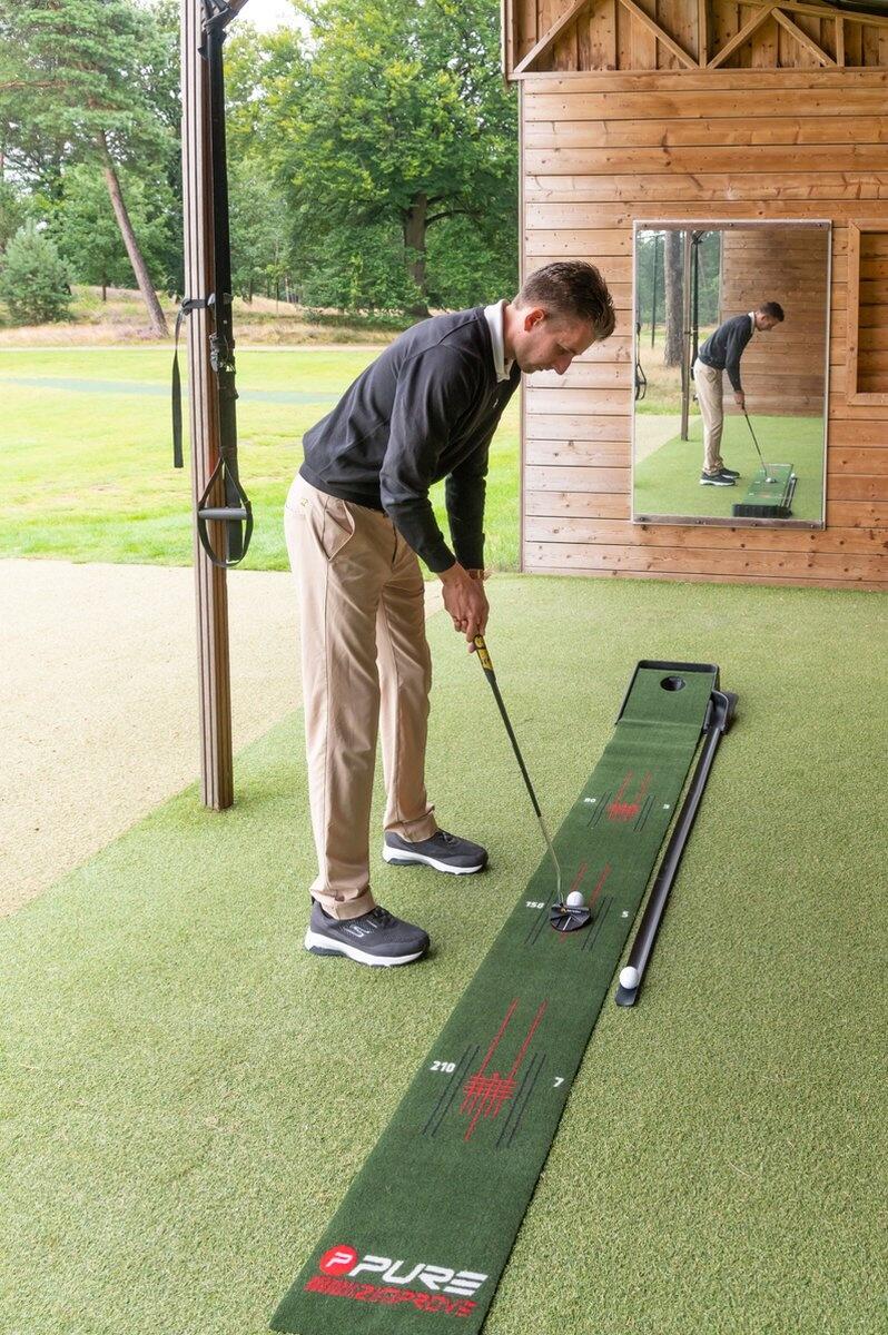 PURE2IMPROVE Golf Putting Mat - Incl. Terugkeersysteem - 30x237 cm