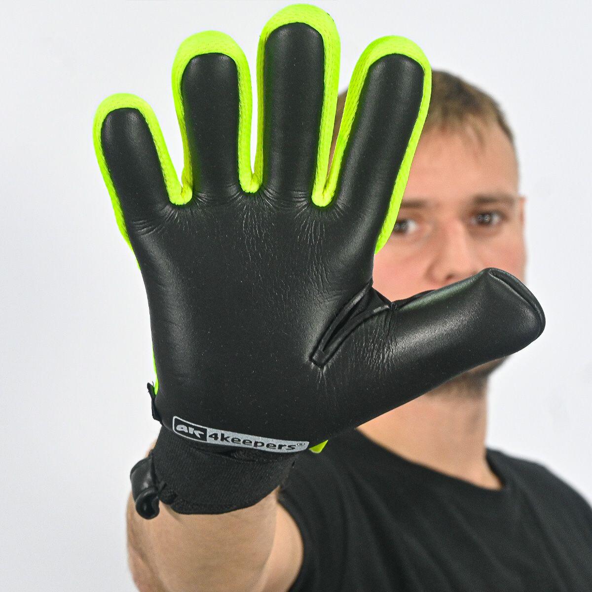 Rękawice bramkarskie męskie 4keepers ELITE VENOM NC 4/7