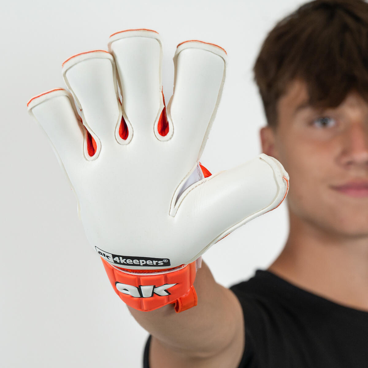 Rękawice bramkarskie dla dzieci 4keepers CHAMP TRAINING VI RF2G 2.0 junior 4/7