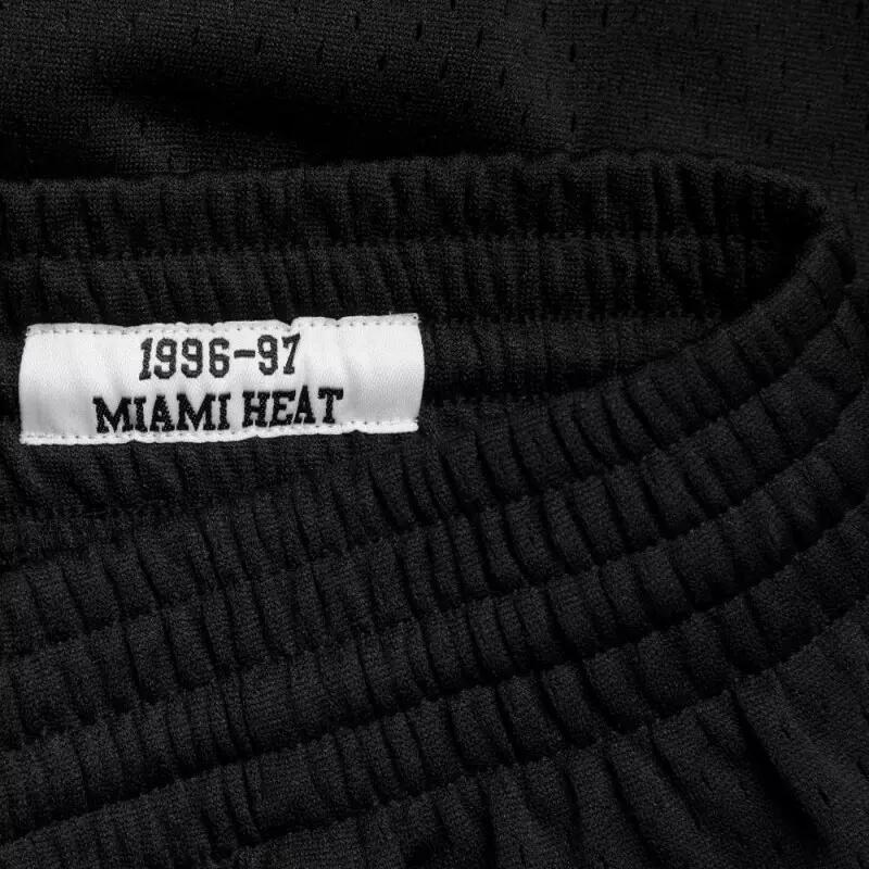 Calções Mitchell & ness modelo SMSHGS18239-MHEBLACK96 para homem 3/3