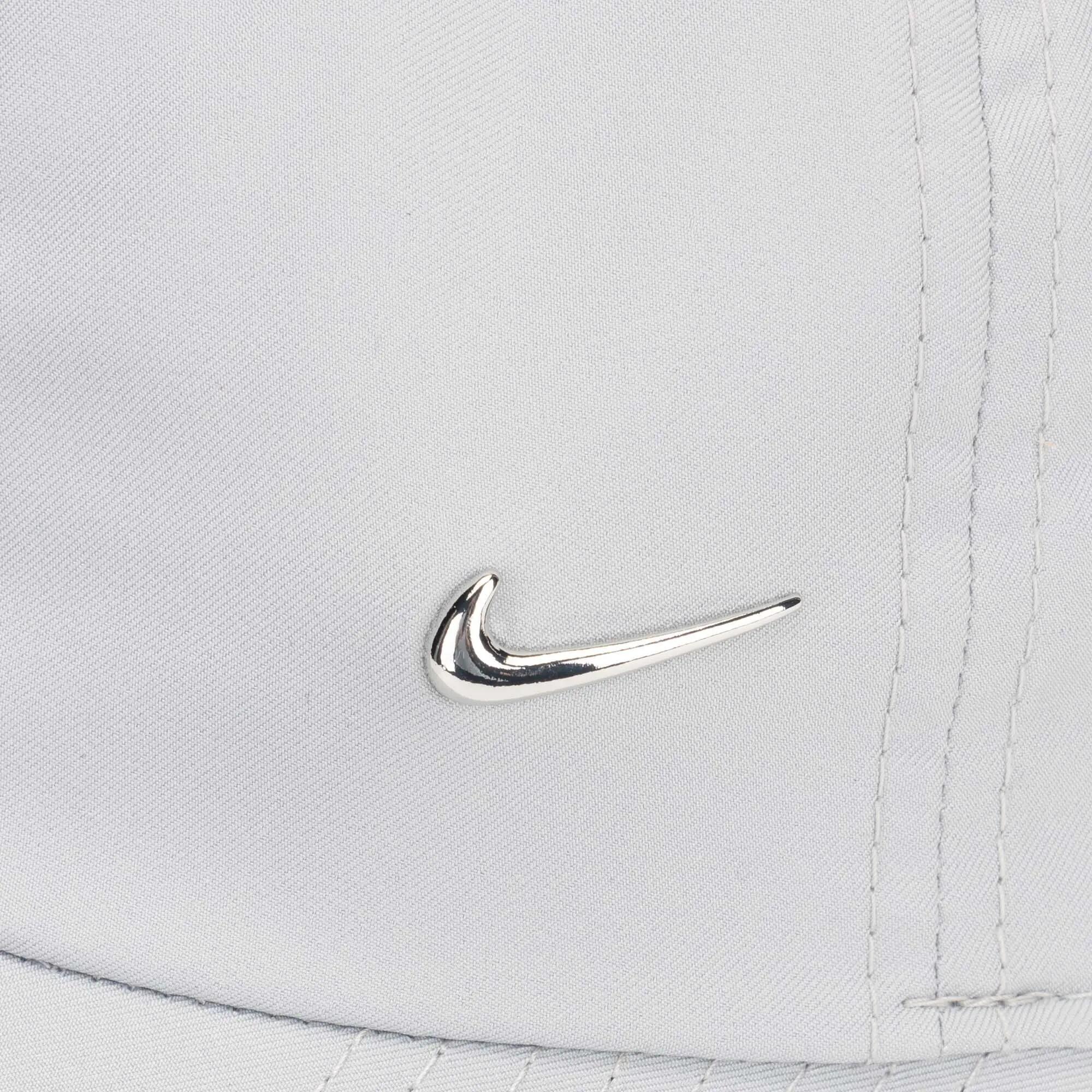 Boné Nike Dri-Fit Club Swoosh de metal não estruturado 4/5