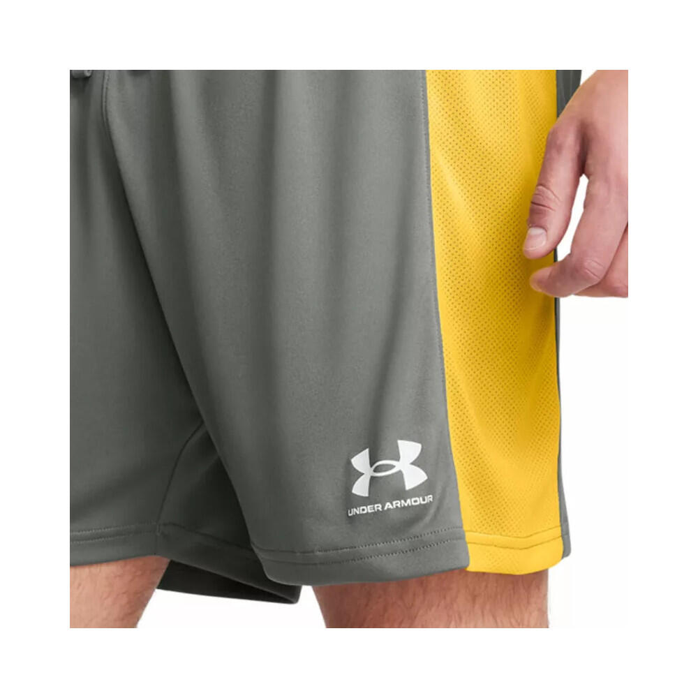 Short Under Armour M. Challenger  Train 3/5