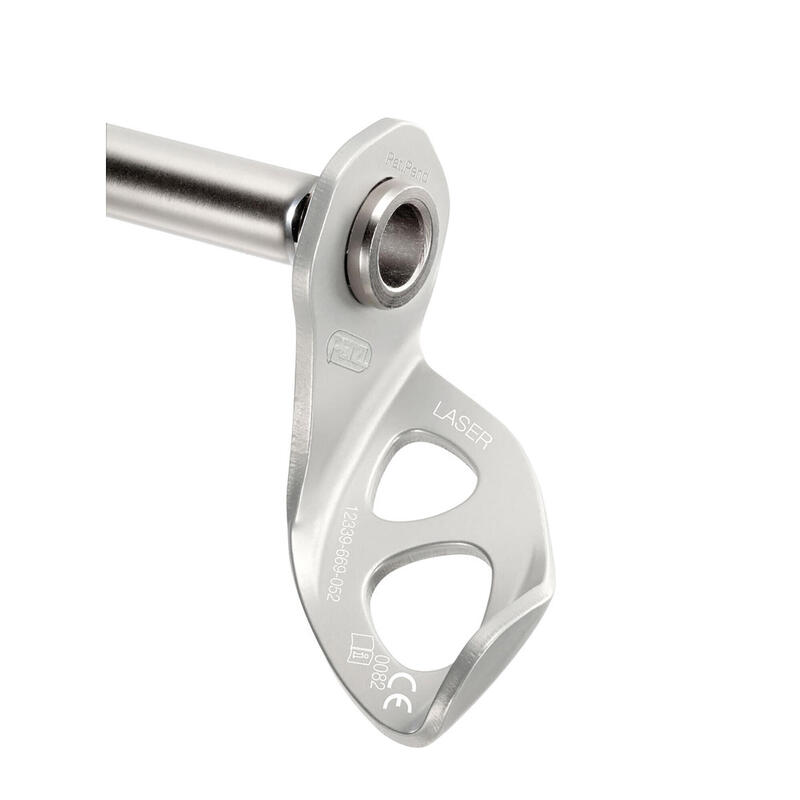Piolet Petzl Laser 17 cm cu lamă din oțel călit ergonomic compact