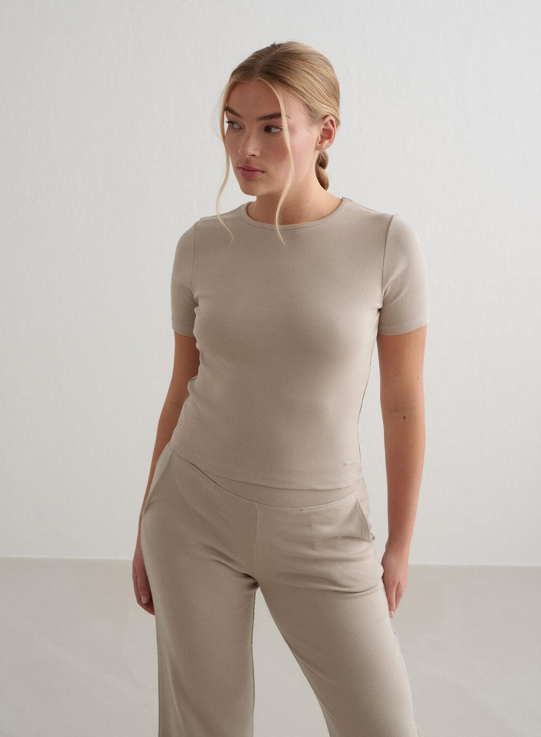 AIM'N Dames Yoga Shirt met Korte Mouwen Geribbelde Lichtgewicht Donkerbeige