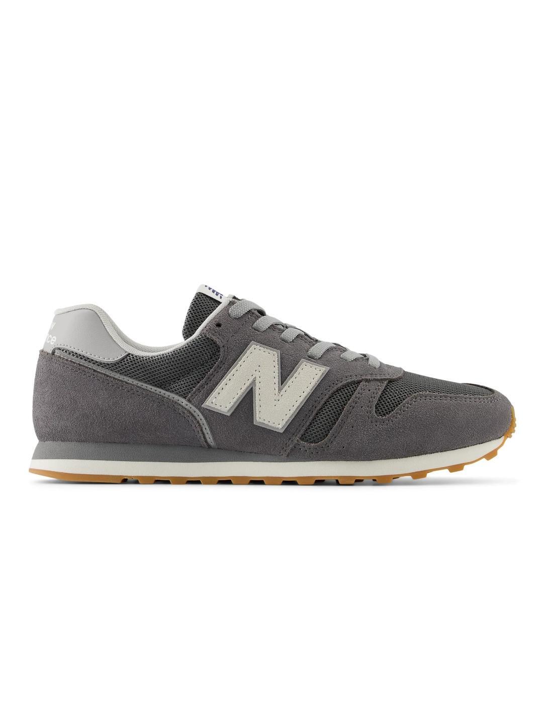 NEW BALANCE picture