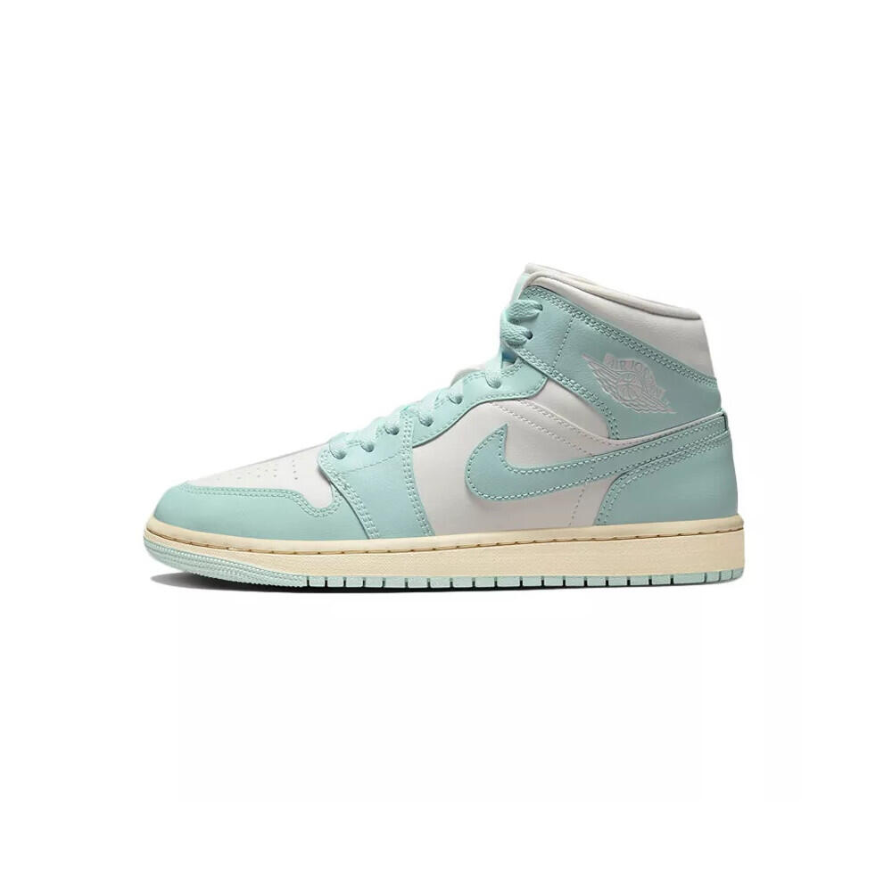 NIKE picture