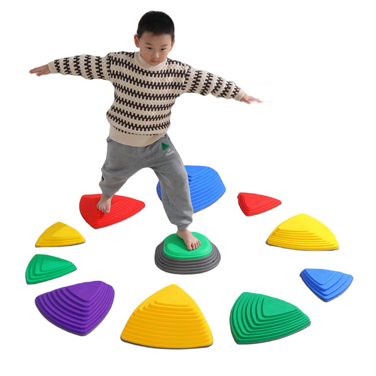 Parcours sensoriel pierres d’équilibre Triangle 6/7