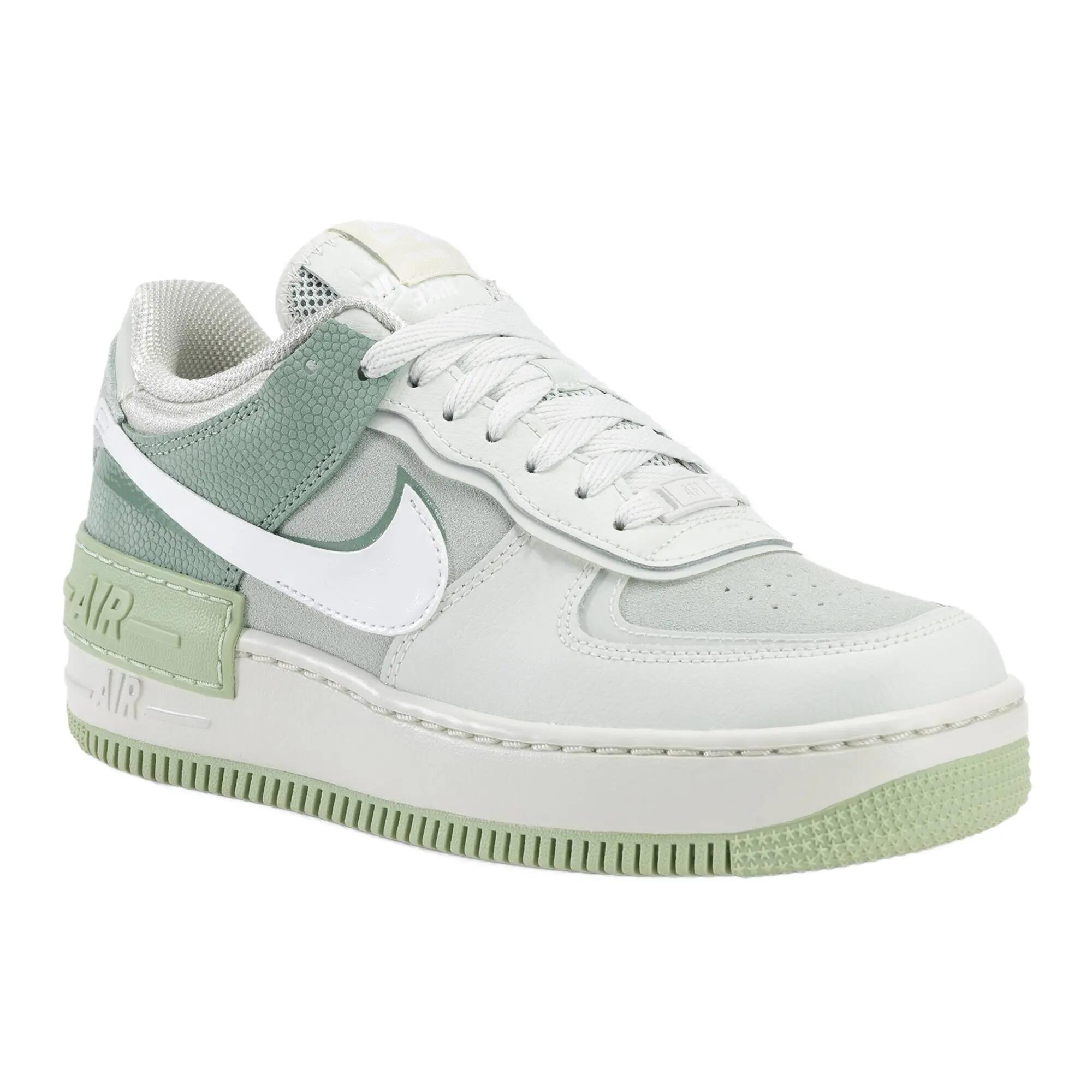 NIKE picture