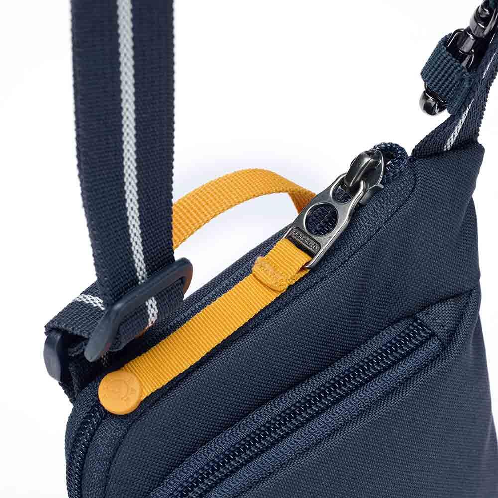 GO Tech Crossbody 2025 - Blue