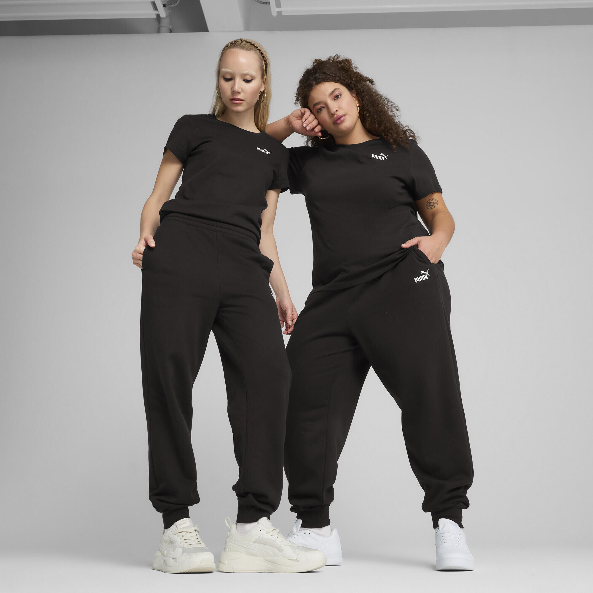 Pantalon de survêtement confort à taille haute et petit logo N° 1 ESS Femme PUMA 2/7