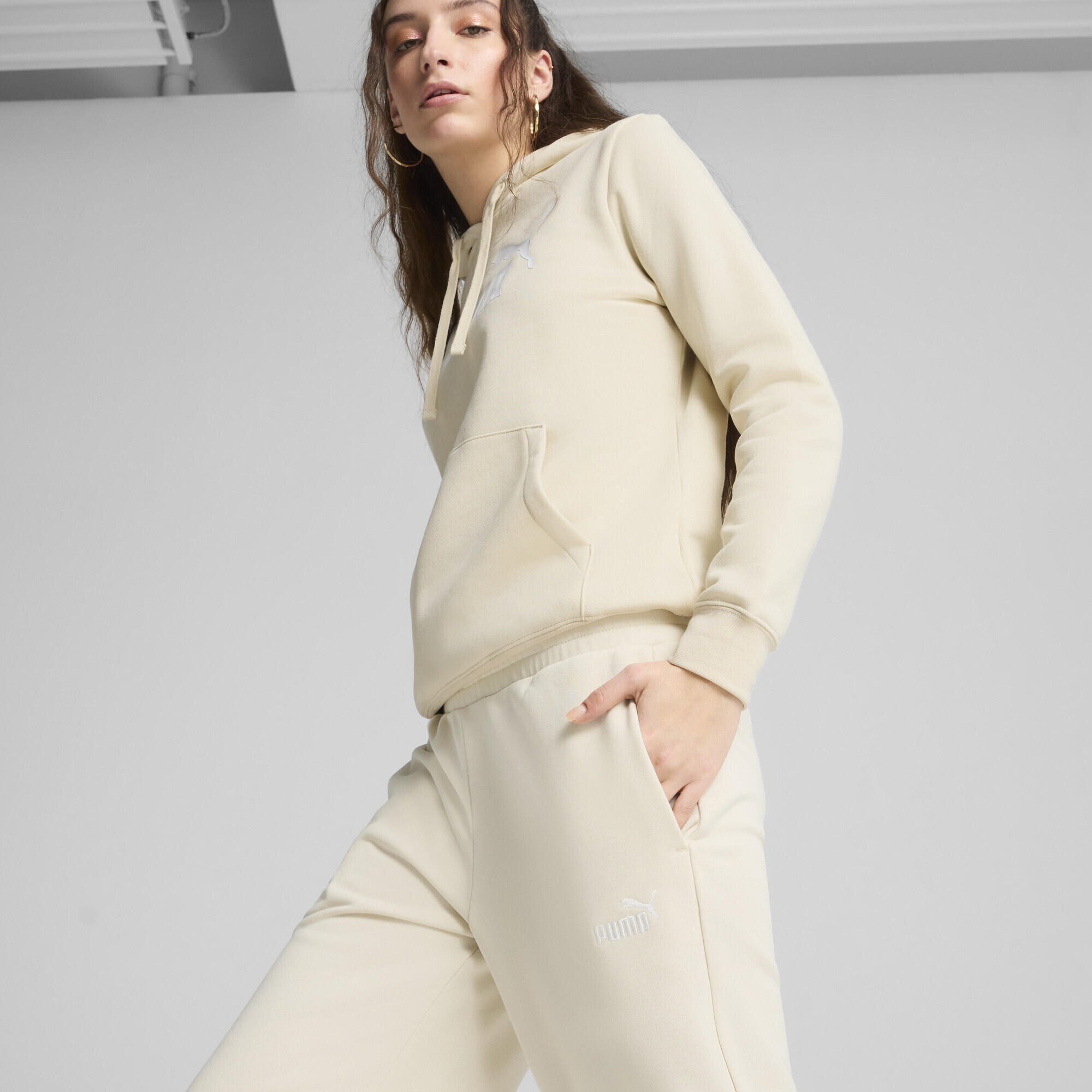 Calças Mulher Caminhada Natureza ESS Small No. 1 Logo Comfort Straight Hose PUMA 3/7