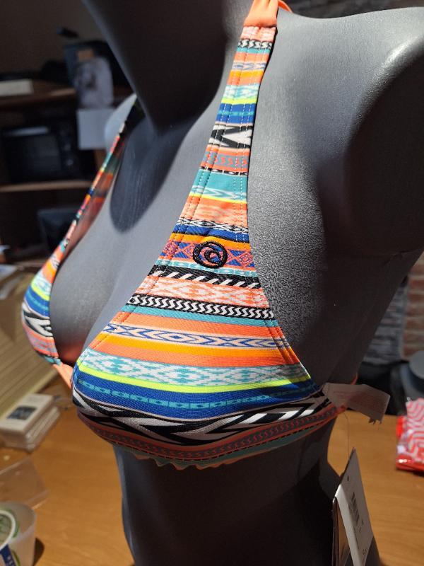 Tussen Particulieren - Ripcurl,bikinitopje,maat L 4/5