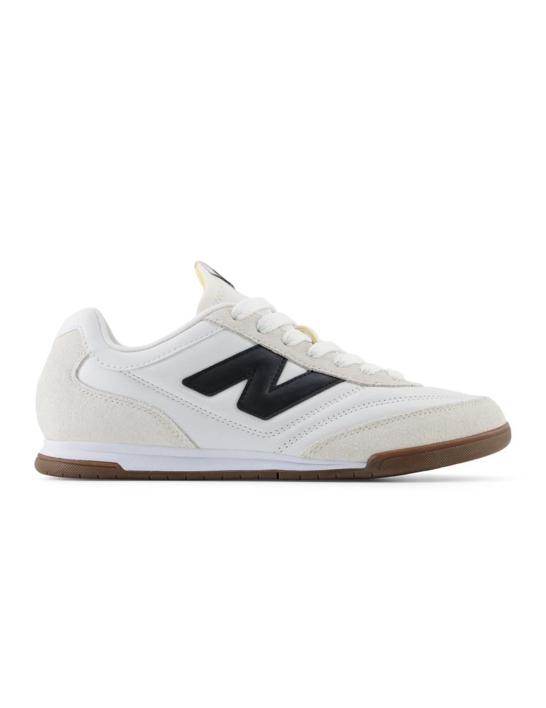 NEW BALANCE picture