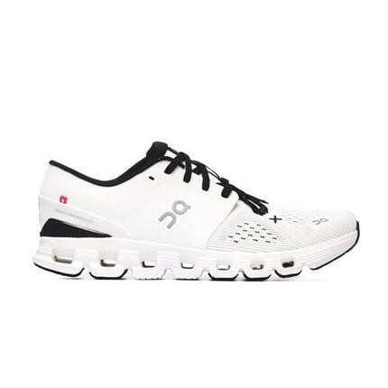 Schoenen om hard te lopen voor vrouwen On Running Cloud X 4