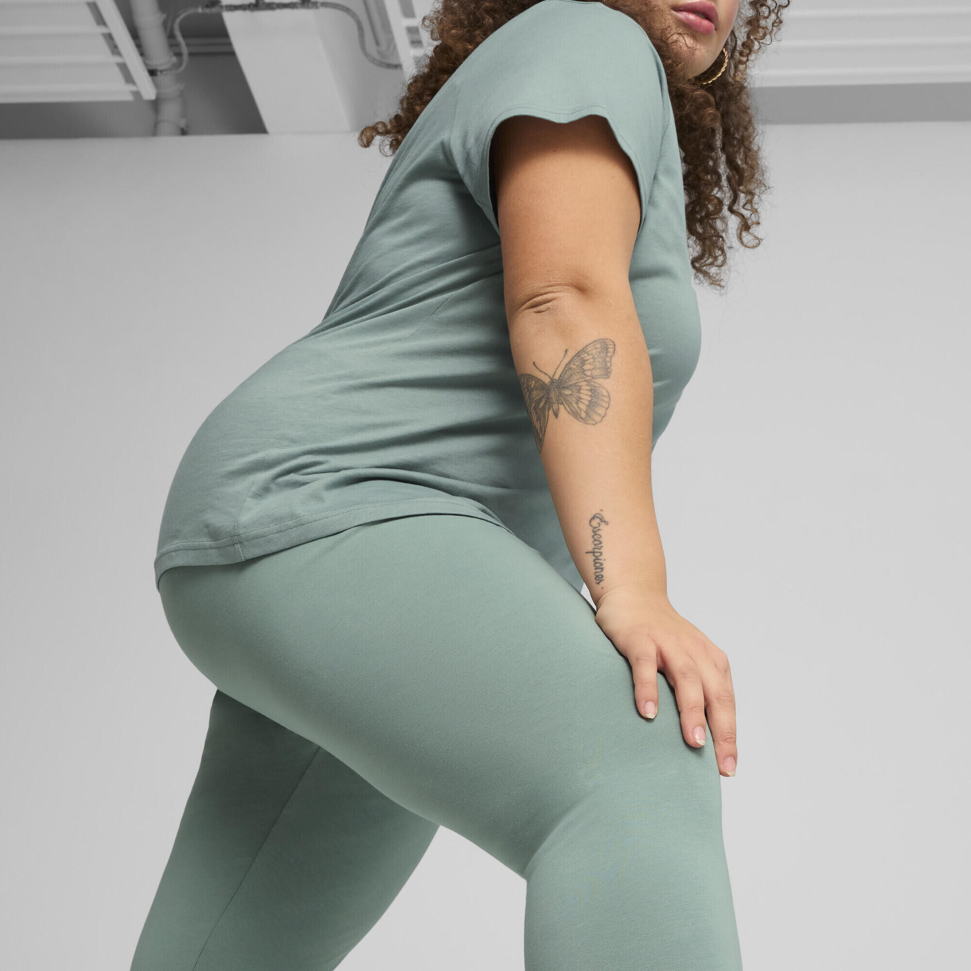 ESS No. 1 Logo Leggings Damen PUMA Green Moon 3/7