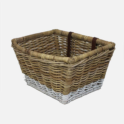 Cesta Pancia Grigia con Fondo Bianco