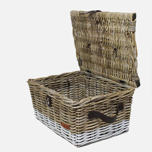 Panier de pique-nique gris avec bord blanc et couvercle