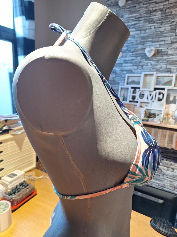Tussen Particulieren - Roxy,bikinitopje,maat s 2/5