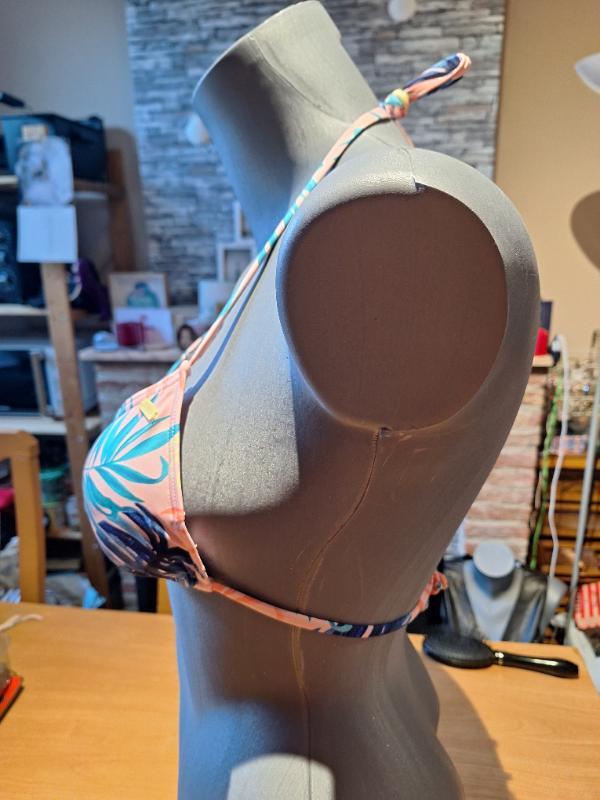 Tussen Particulieren - Roxy,bikinitopje,maat s 4/5